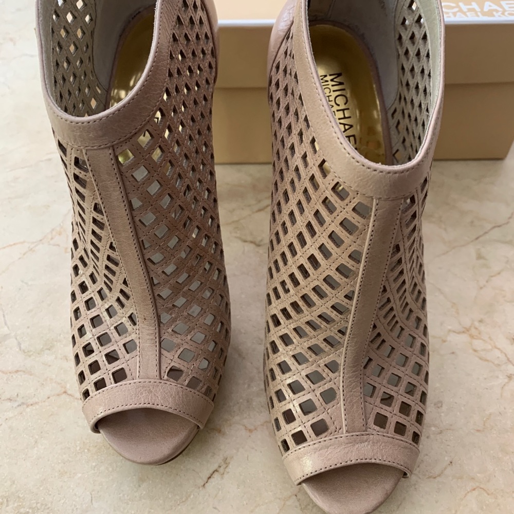 Like New Michael Kors Caged Stiletto Bootie 7.5